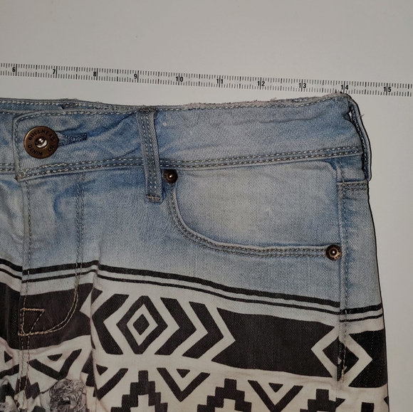 Bullhead Denim Co. Frayed Short Shorts - Picture 3 of 7